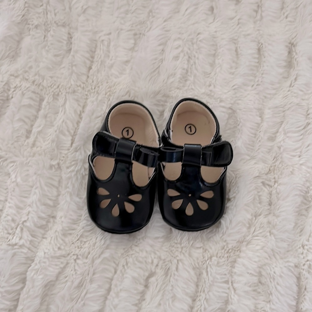Baby girl shoes size 1.